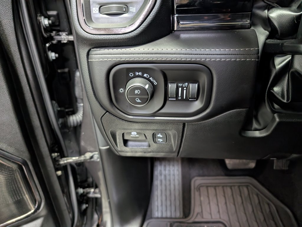 Used 2026 RAM 1500 Limited AWD/4WD image 22