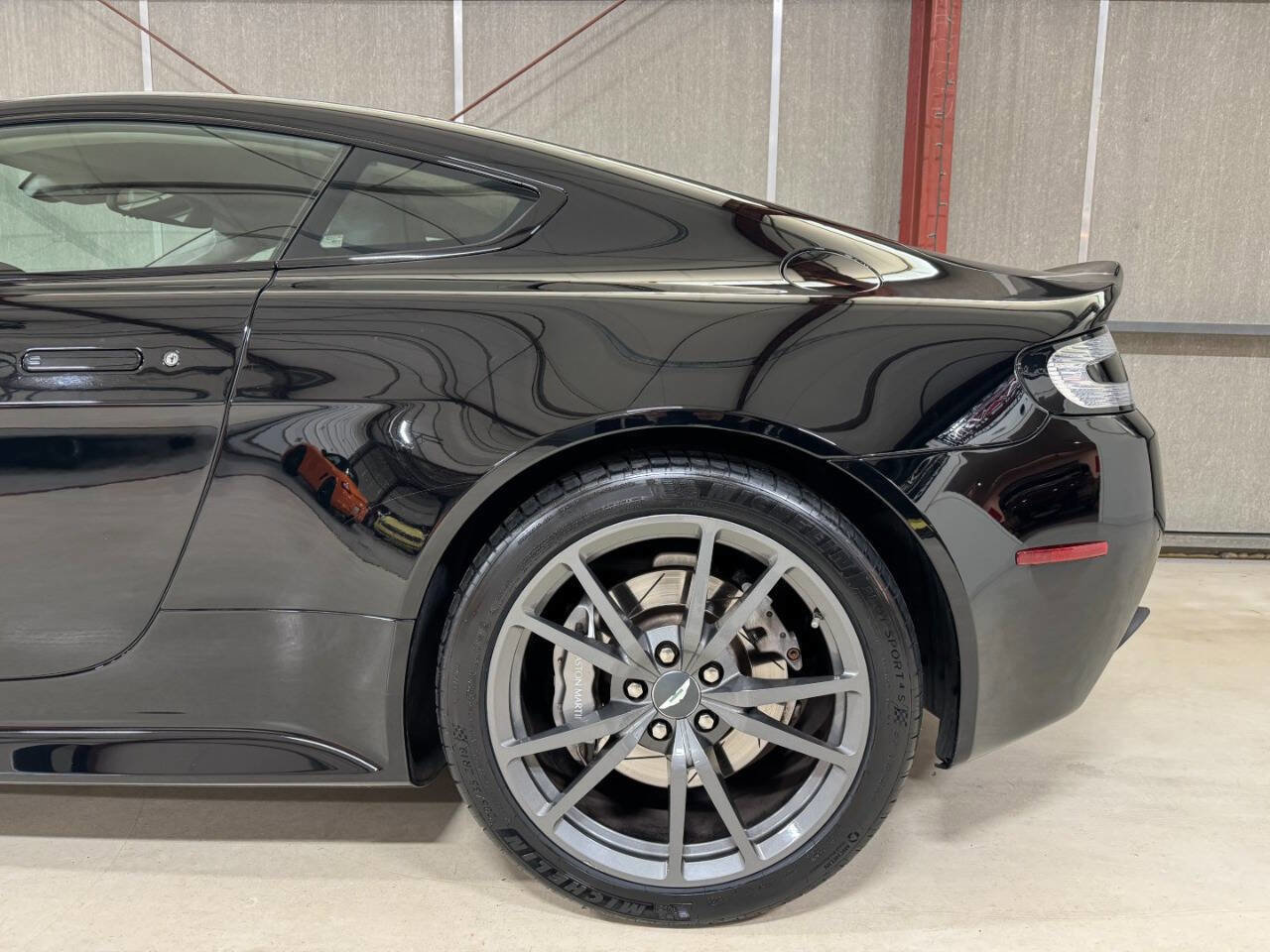 Used 2015 Aston Martin V8 Vantage GT image 27