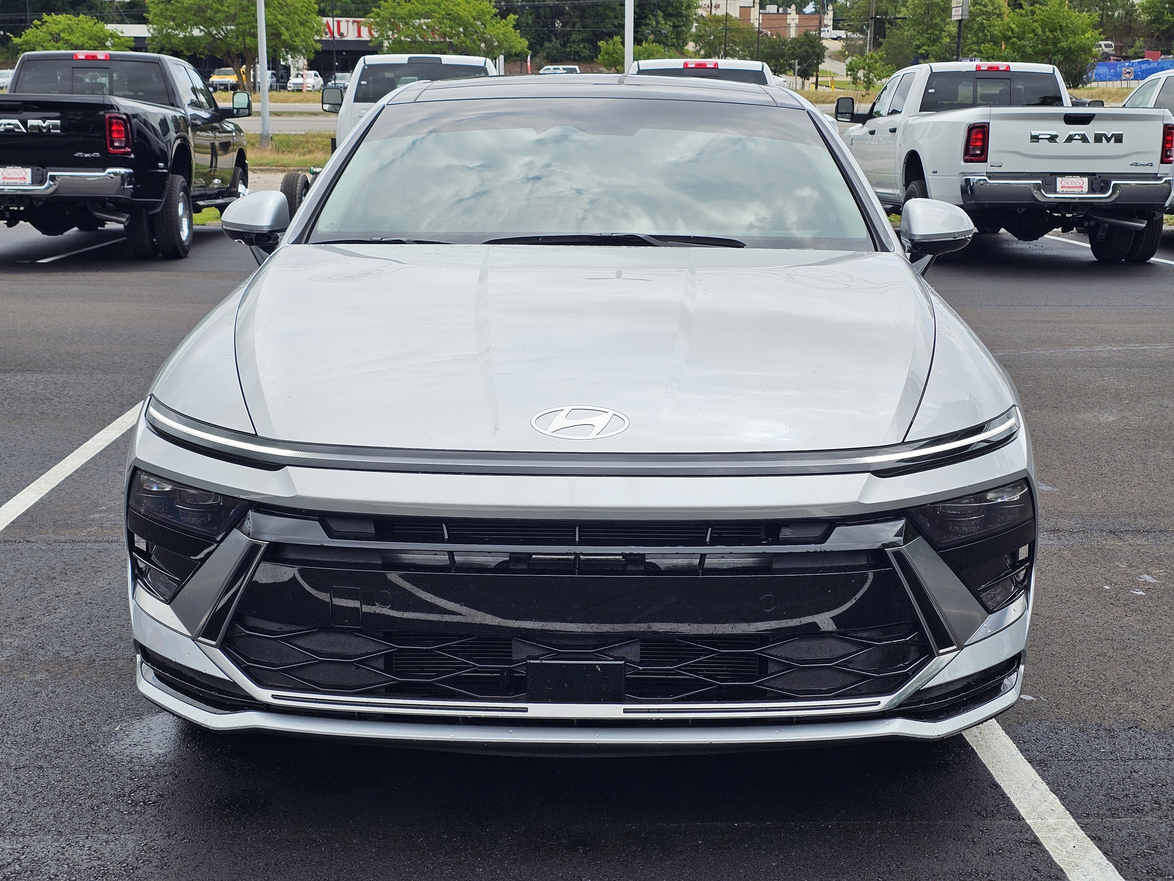 Used 2025 Hyundai Sonata SEL FWD image 2