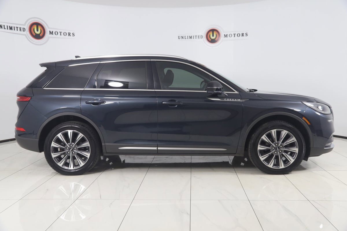 Used 2021 Lincoln Corsair Reserve w/ Equipment Group 201A AWD/4WD image 2
