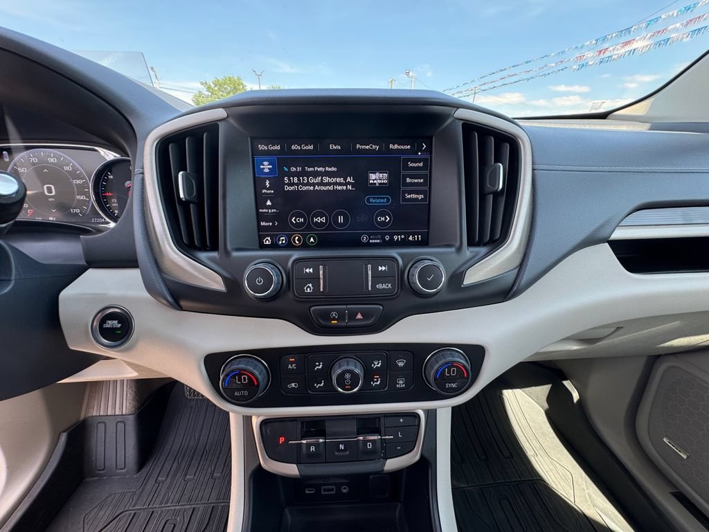 Used 2024 GMC Terrain Denali w/ Denali Premium Package AWD/4WD image 28