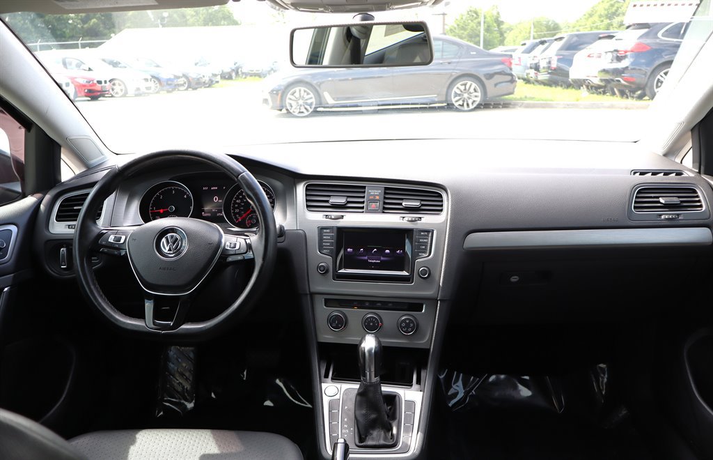 Used 2015 Volkswagen Golf TDI S FWD image 11