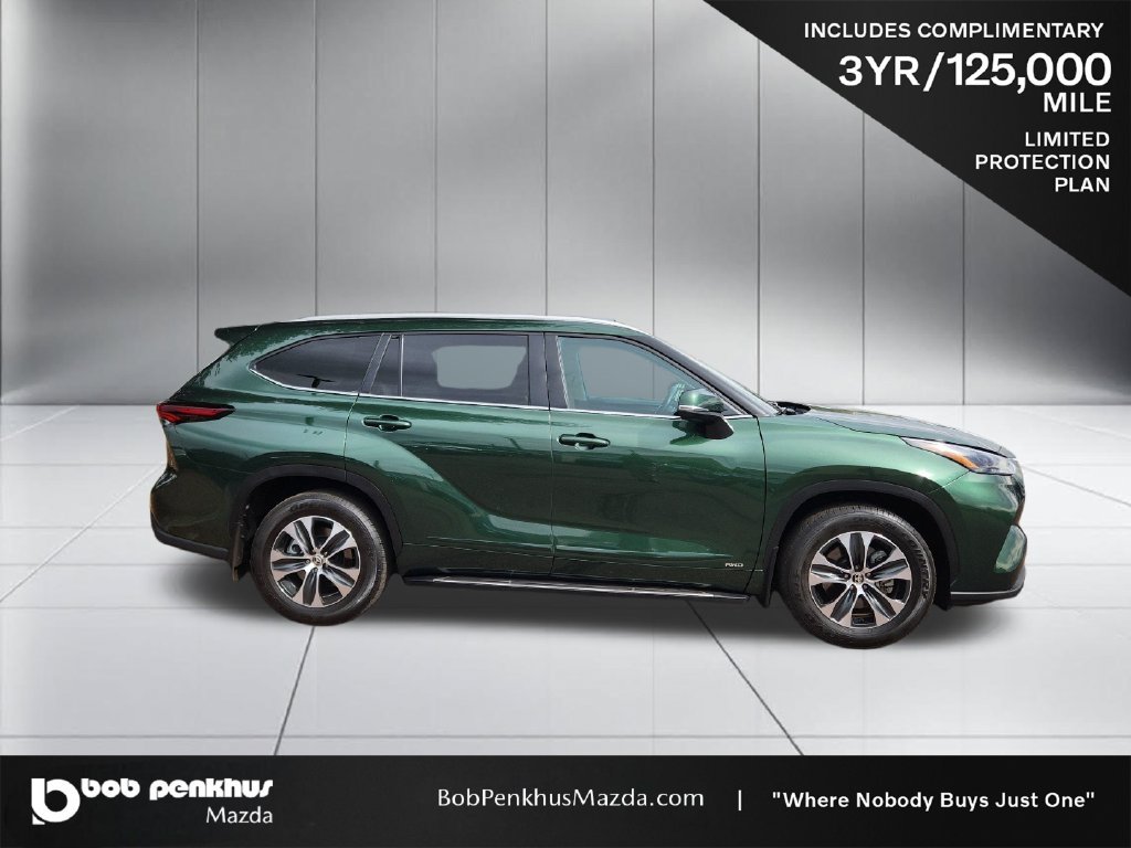 Used 2025 Toyota Highlander XLE AWD/4WD image 24