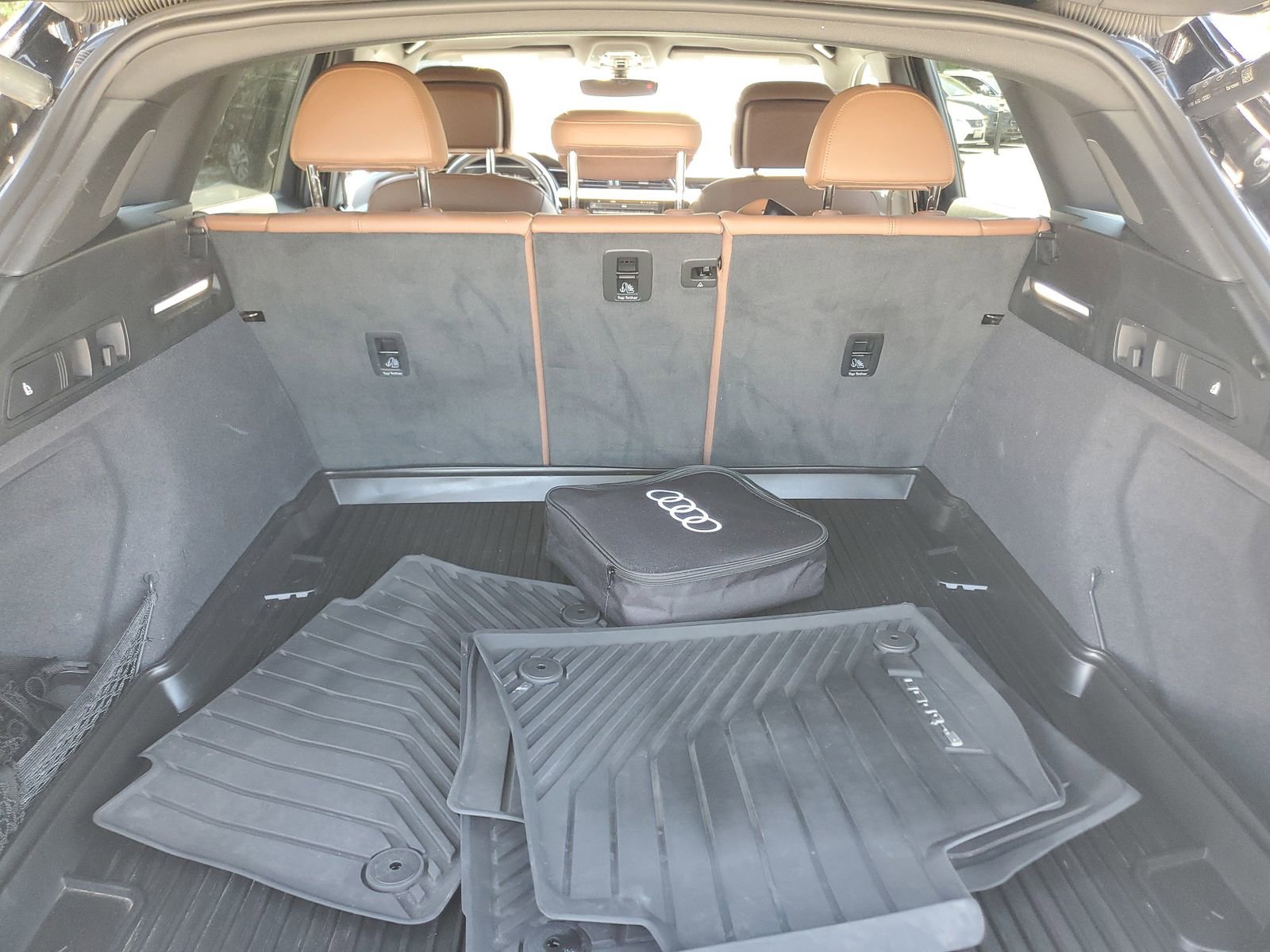 Used 2021 Audi e-tron Premium Plus w/ Premium Plus Package image 9