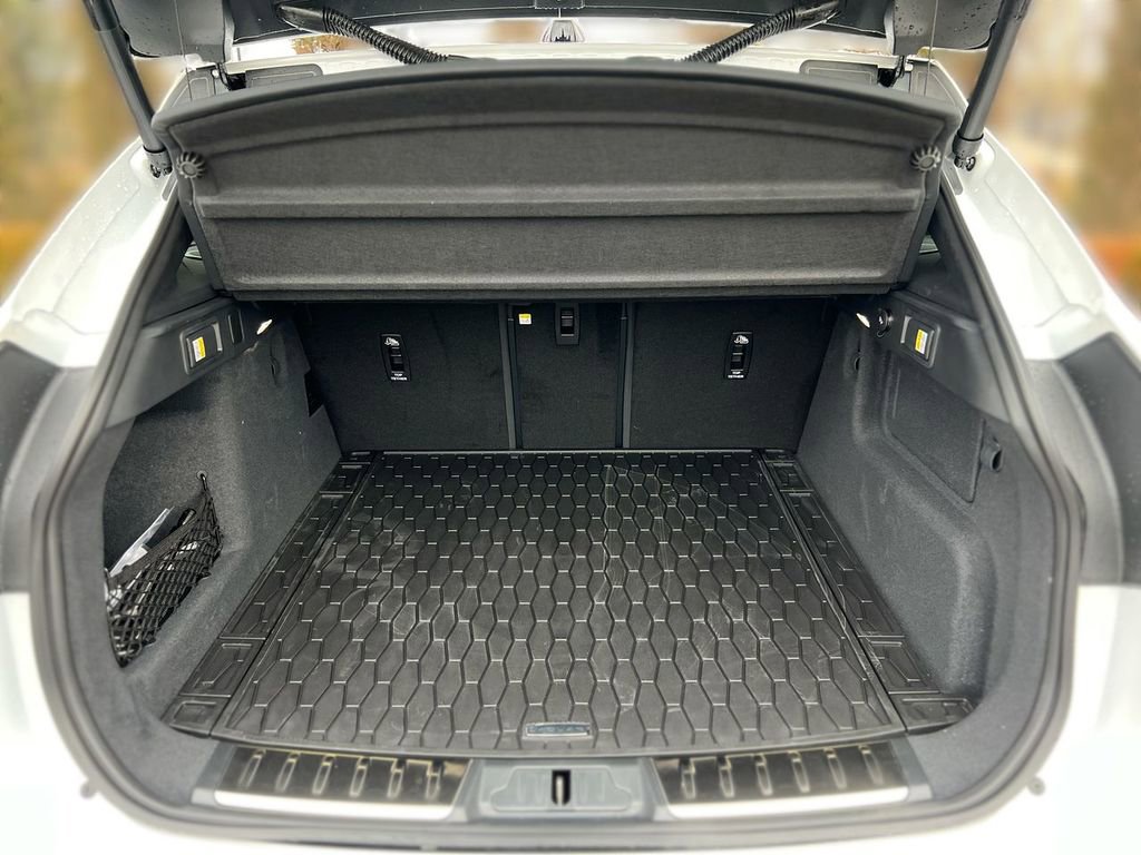 Used 2025 Jaguar F-PACE R-Dynamic S image 18