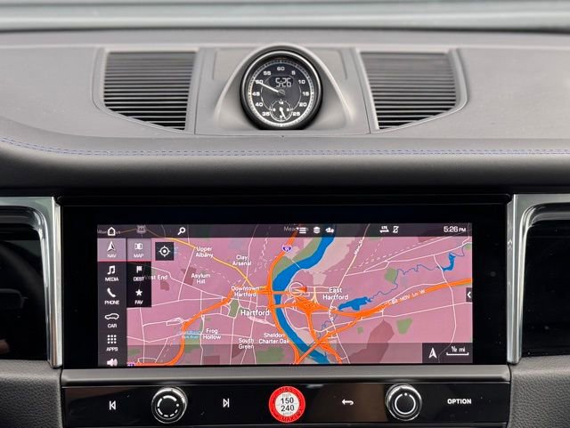 Certified 2025 Porsche Macan Turbo image 28