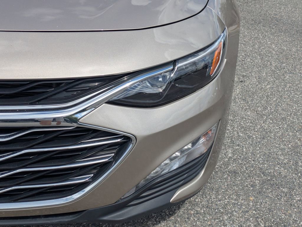 Used 2025 Chevrolet Malibu LT FWD image 9