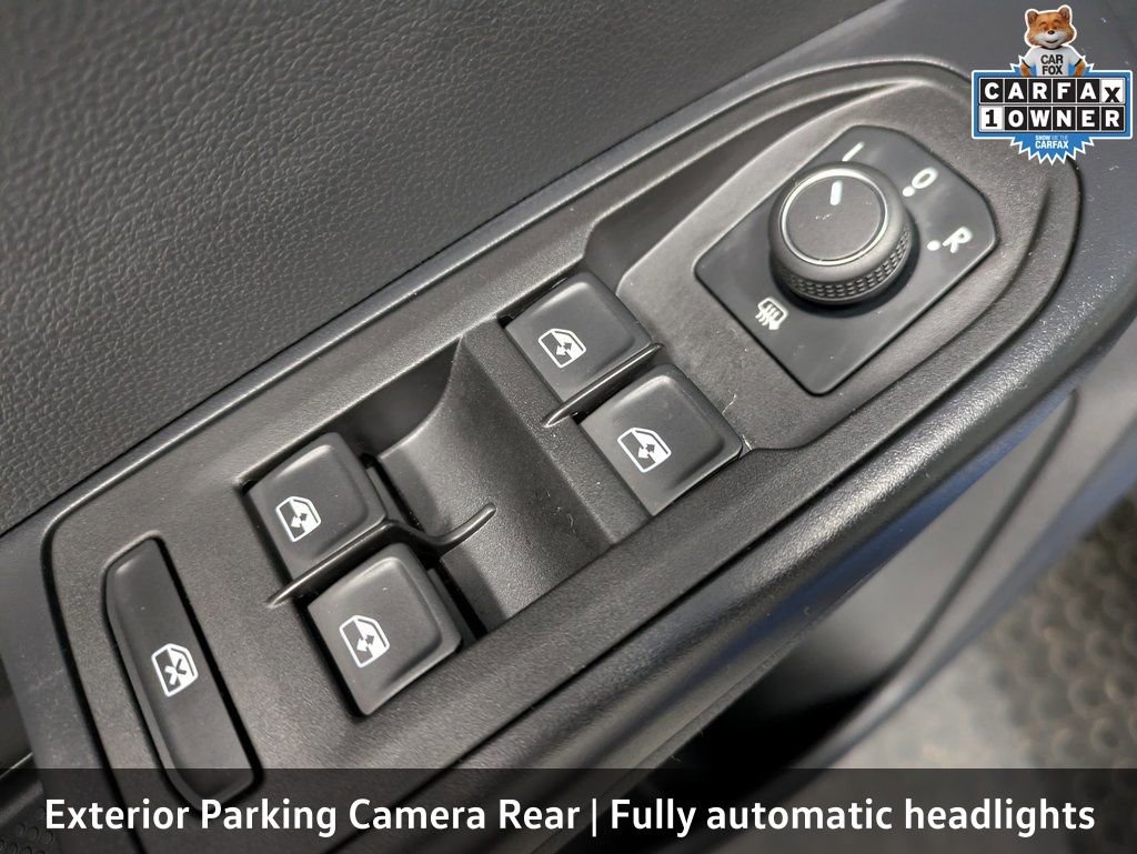 Used 2025 Volkswagen Taos SE w/ Panoramic Sunroof Package AWD/4WD image 12
