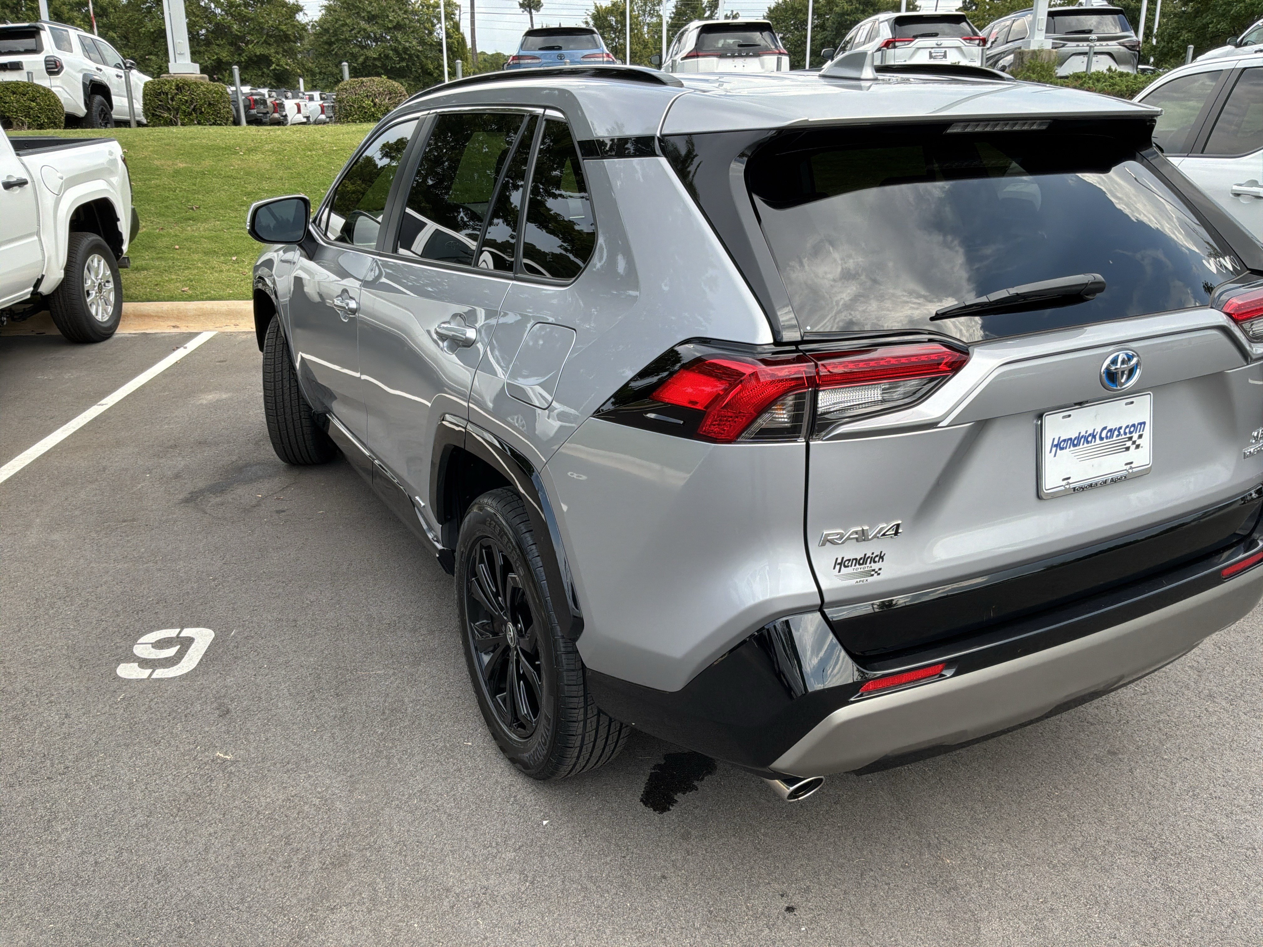 Used 2024 Toyota RAV4 SE w/ Weather Package AWD/4WD image 8