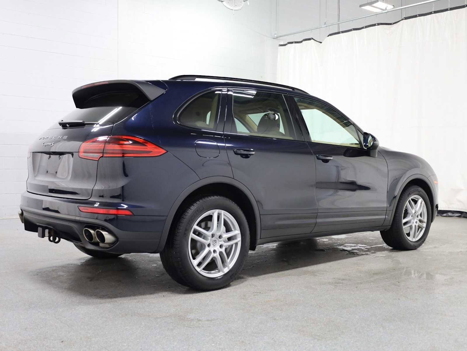 Used 2015 Porsche Cayenne S AWD/4WD image 9