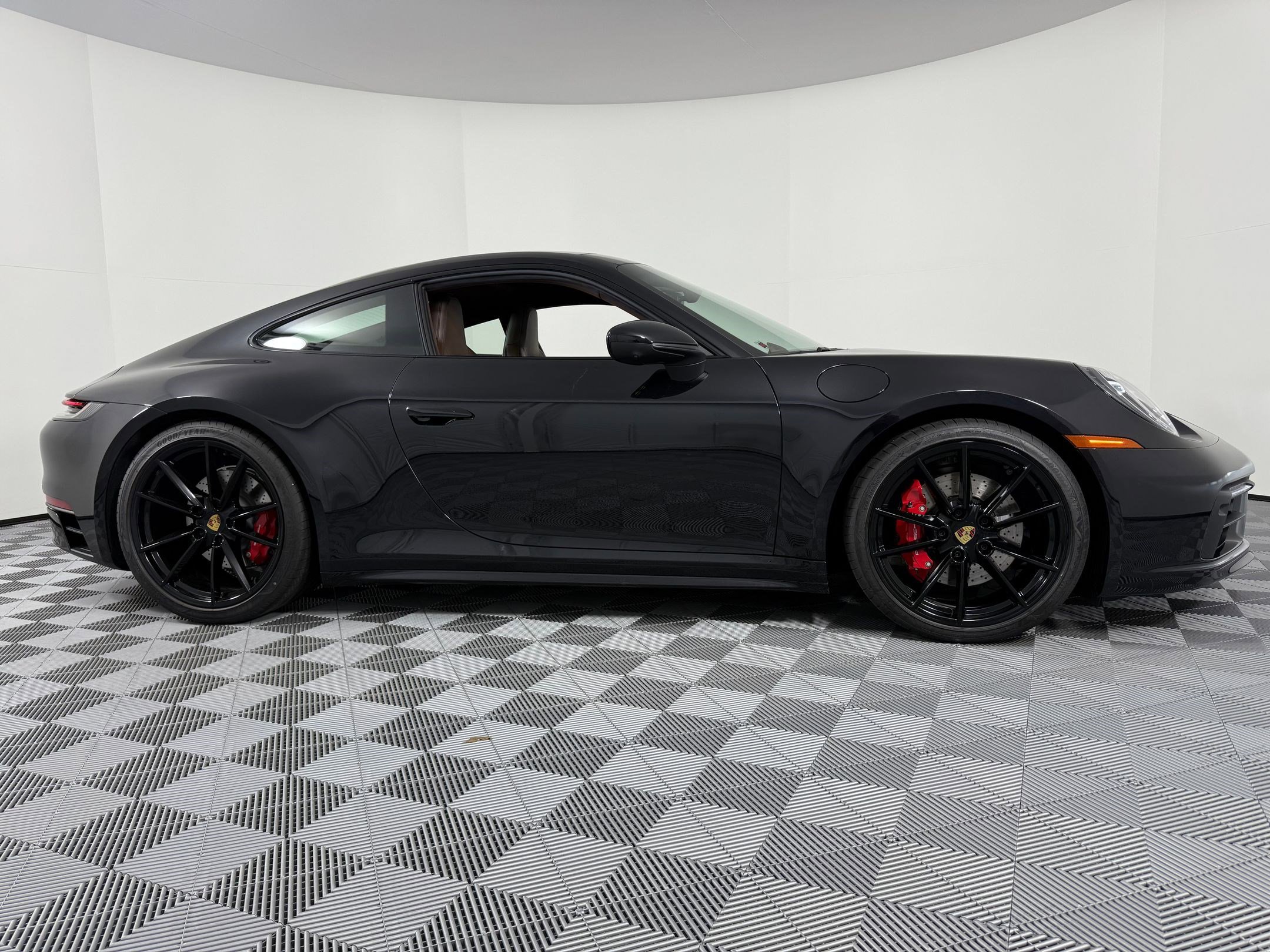 Used 2024 Porsche 911 Carrera 4S image 8