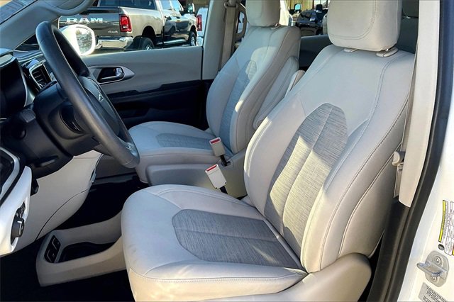 Used 2017 Chrysler Pacifica Touring Plus image 27