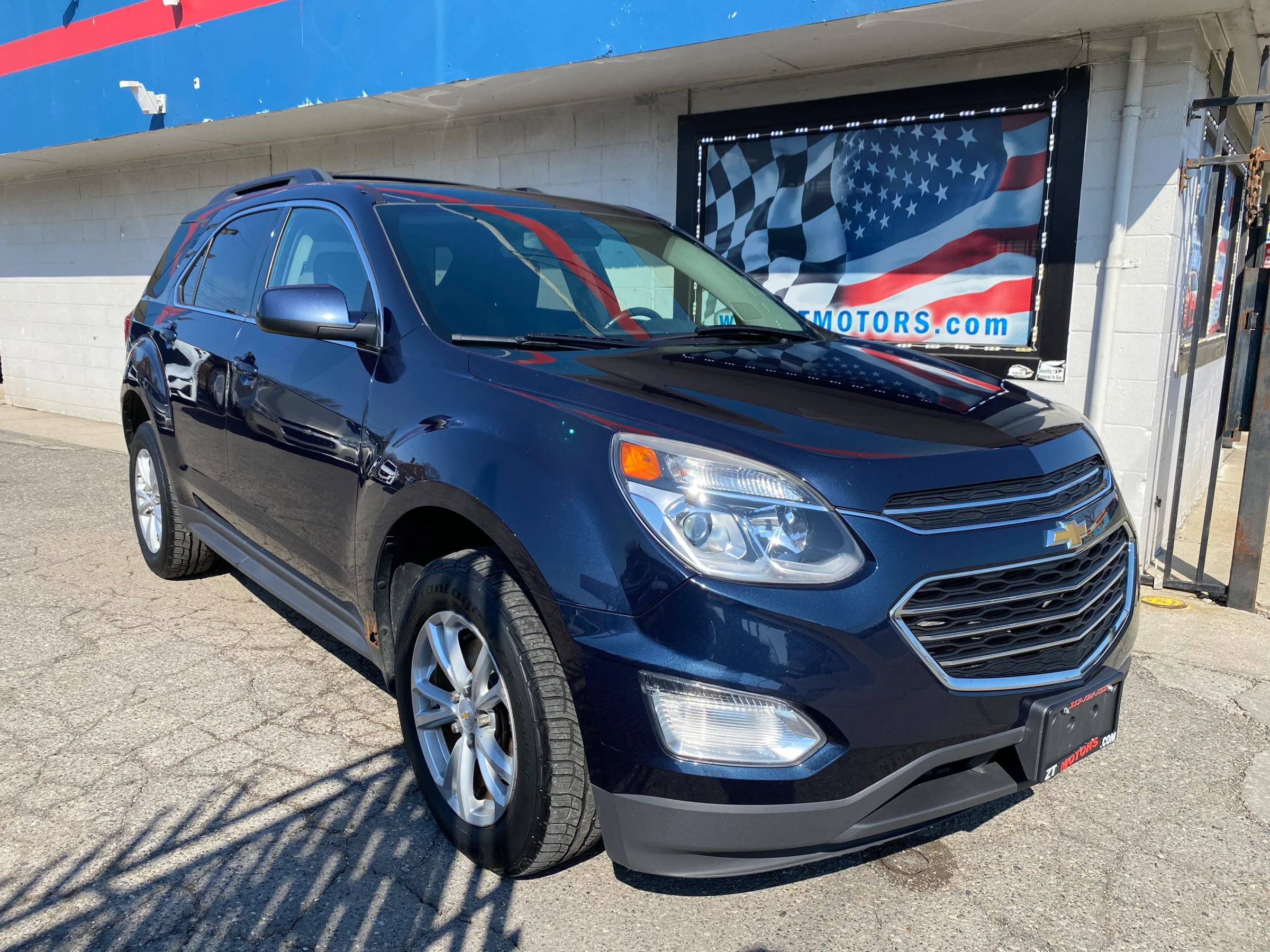 Used 2017 Chevrolet Equinox LT w/ Convenience Package AWD/4WD image 1