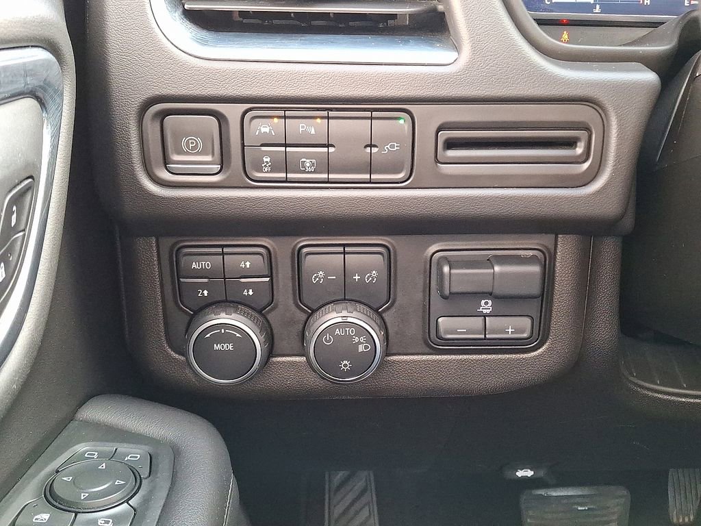 Used 2022 Chevrolet Tahoe LT w/ LT Signature Package image 28