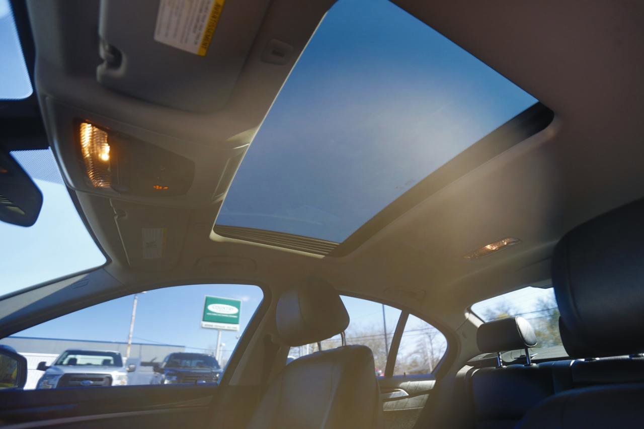 Used 2015 BMW 528i Sedan image 10
