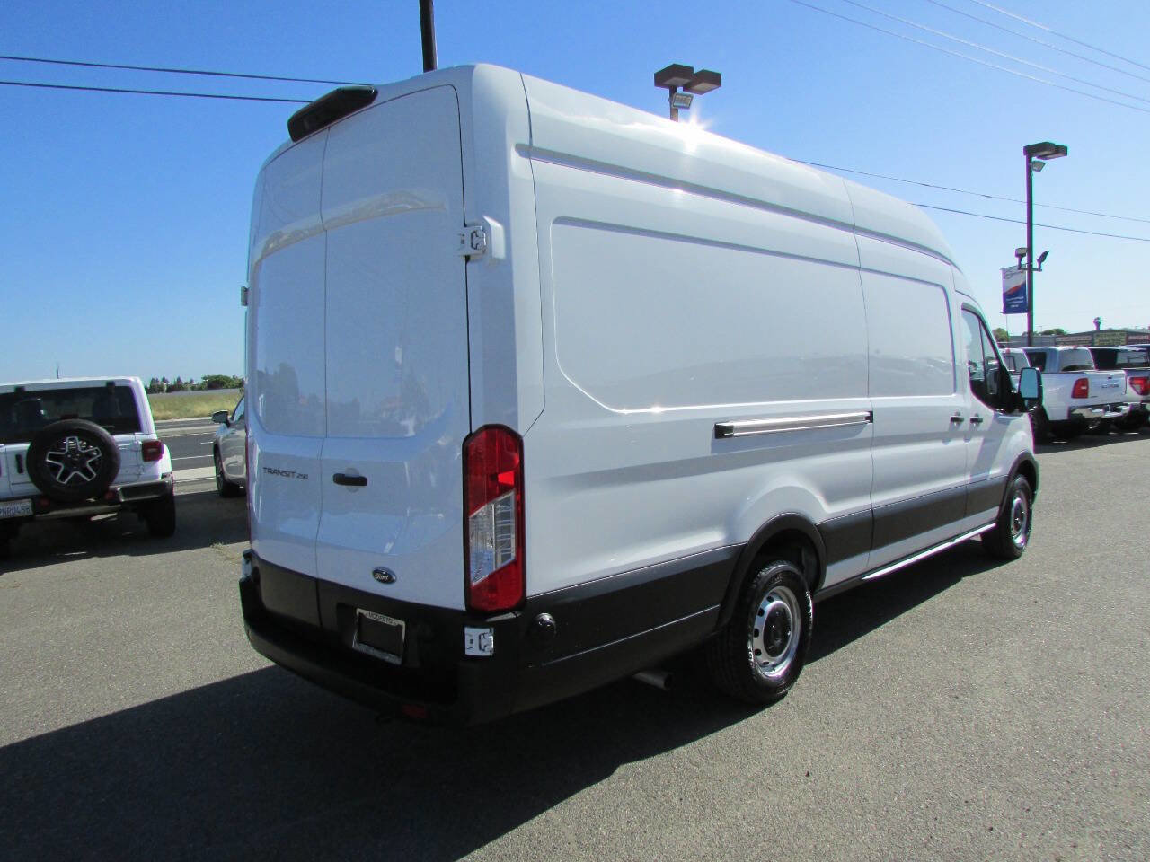 Used 2024 Ford Transit 250 148 High Roof Extended RWD image 7