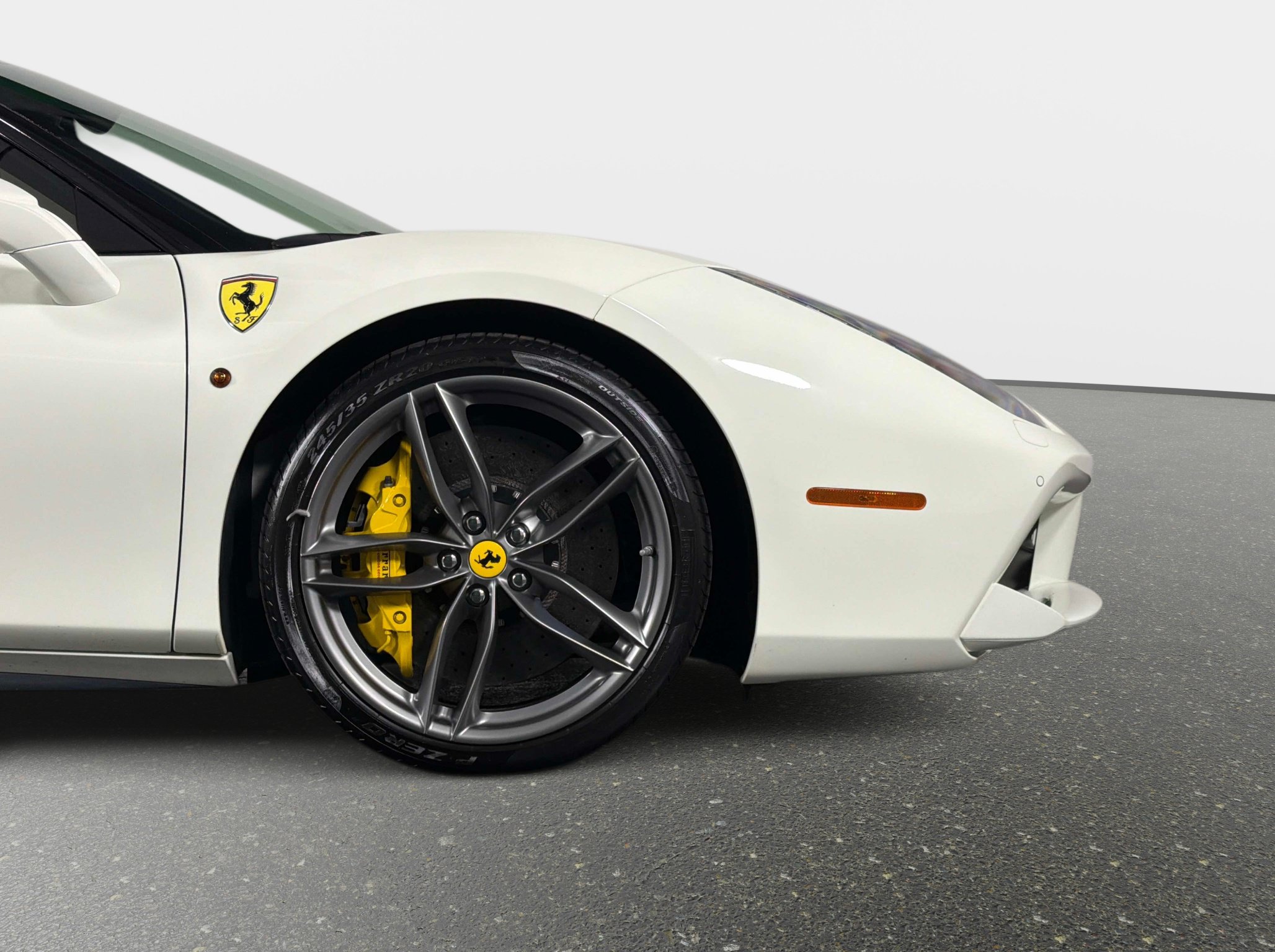 Used 2019 Ferrari 488 GTB RWD image 4