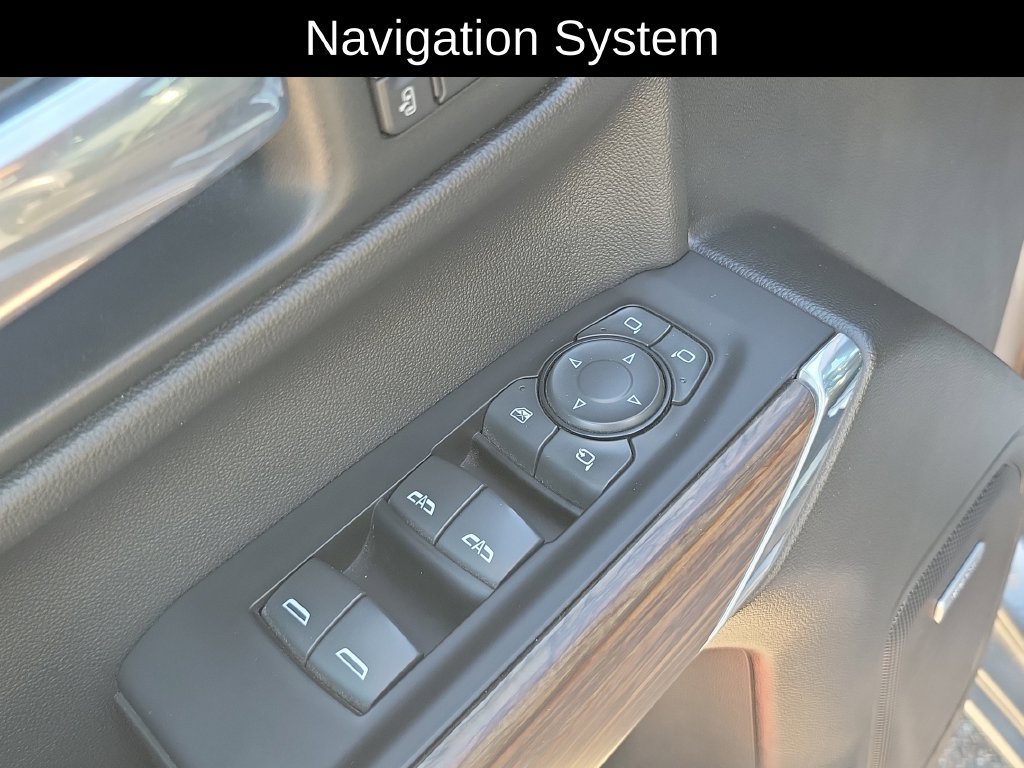 Used 2019 Chevrolet Silverado 1500 High Country w/ Technology Package AWD/4WD image 12