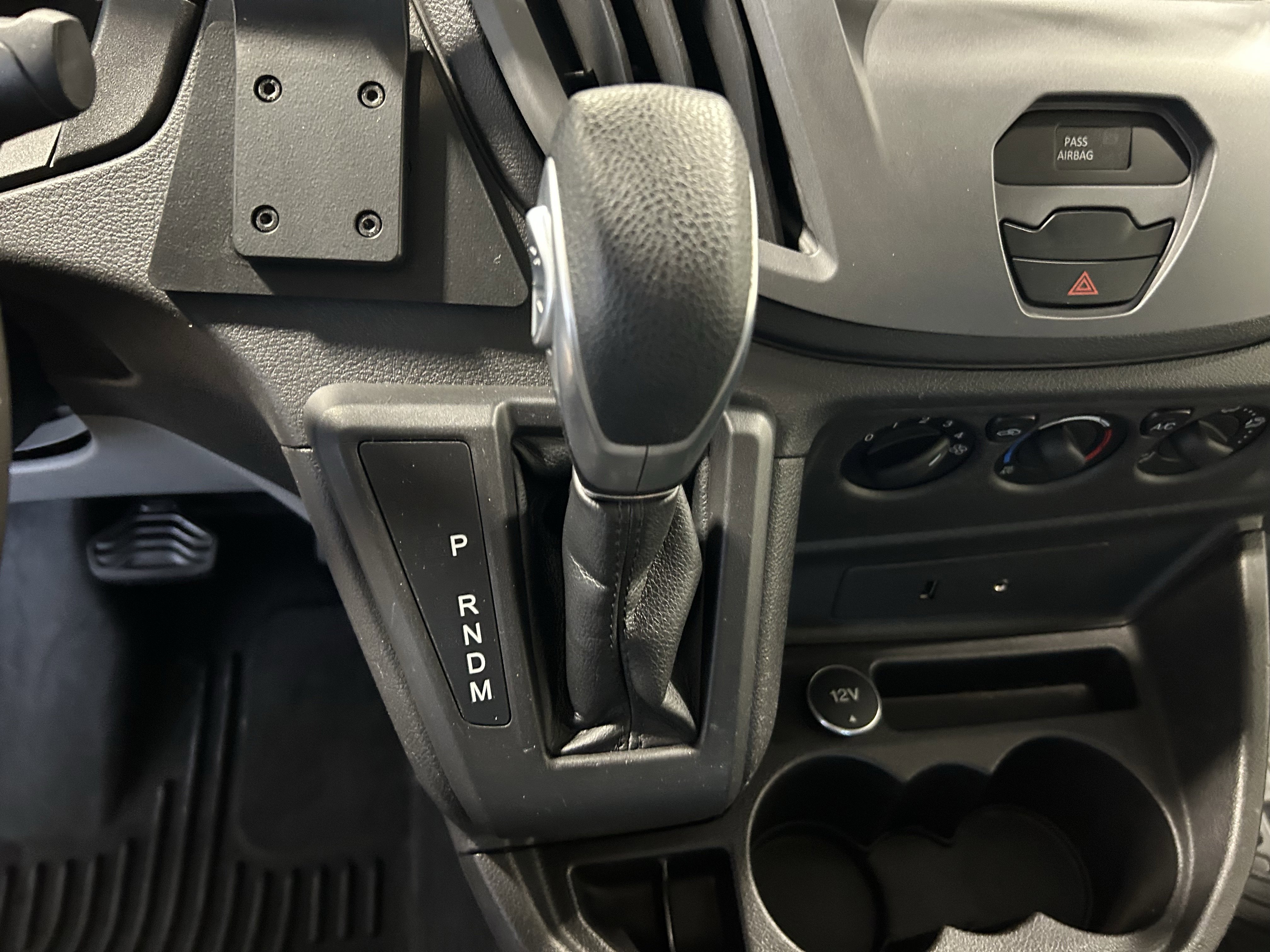 Used 2016 Ford Transit 150 XLT image 24