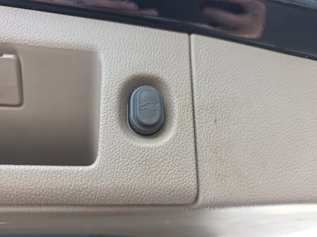 Used 2015 GMC Yukon SLT w/ Open Road Package image 15