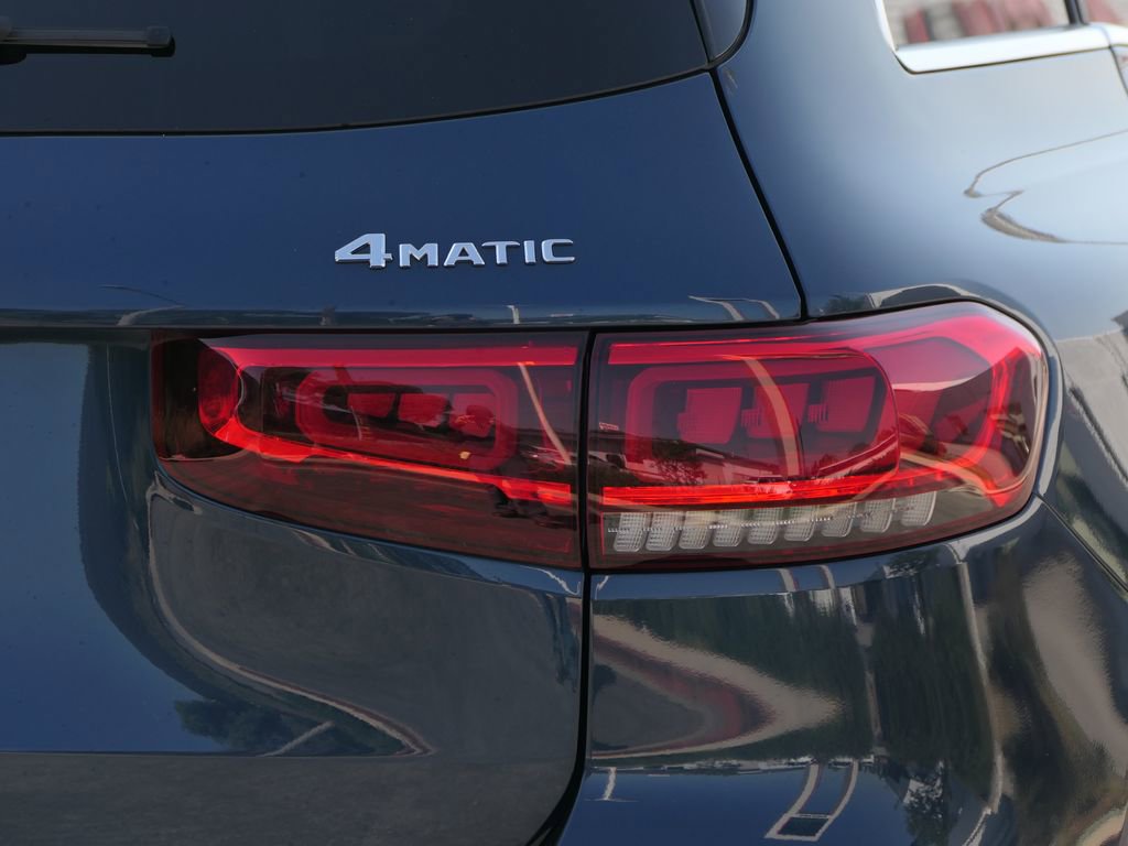 Used 2022 Mercedes-Benz GLB 250 4MATIC image 3