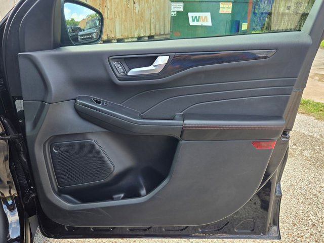 Used 2025 Ford Escape ST-Line FWD image 26