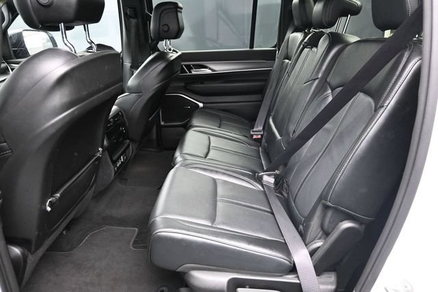 Used 2024 Jeep Wagoneer Series II AWD/4WD image 31