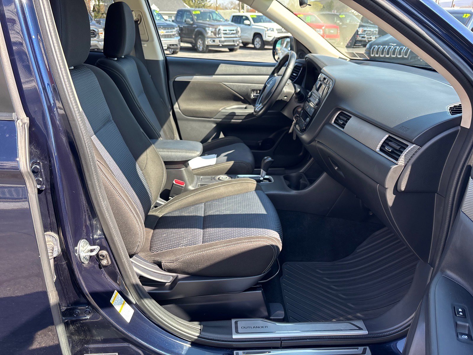 Used 2016 Mitsubishi Outlander ES AWD/4WD image 15