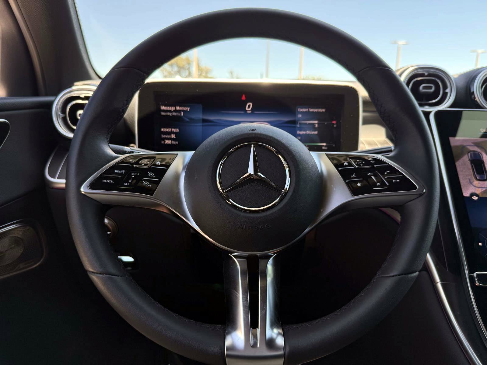 Used 2025 Mercedes-Benz GLC 300 image 25