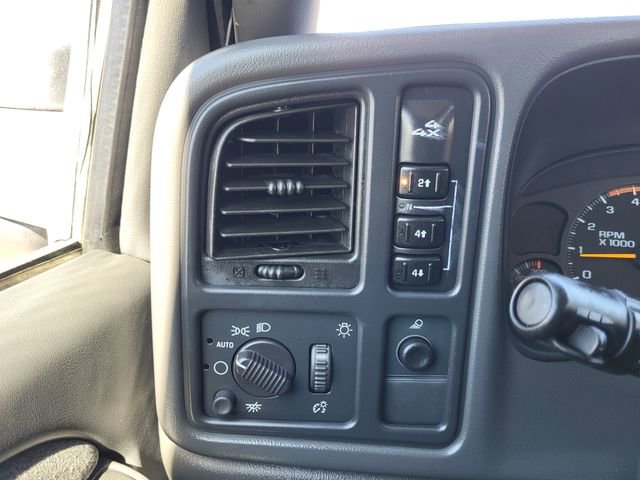 Used 2003 Chevrolet Silverado 2500 LS w/ Skid Plate Package AWD/4WD image 22