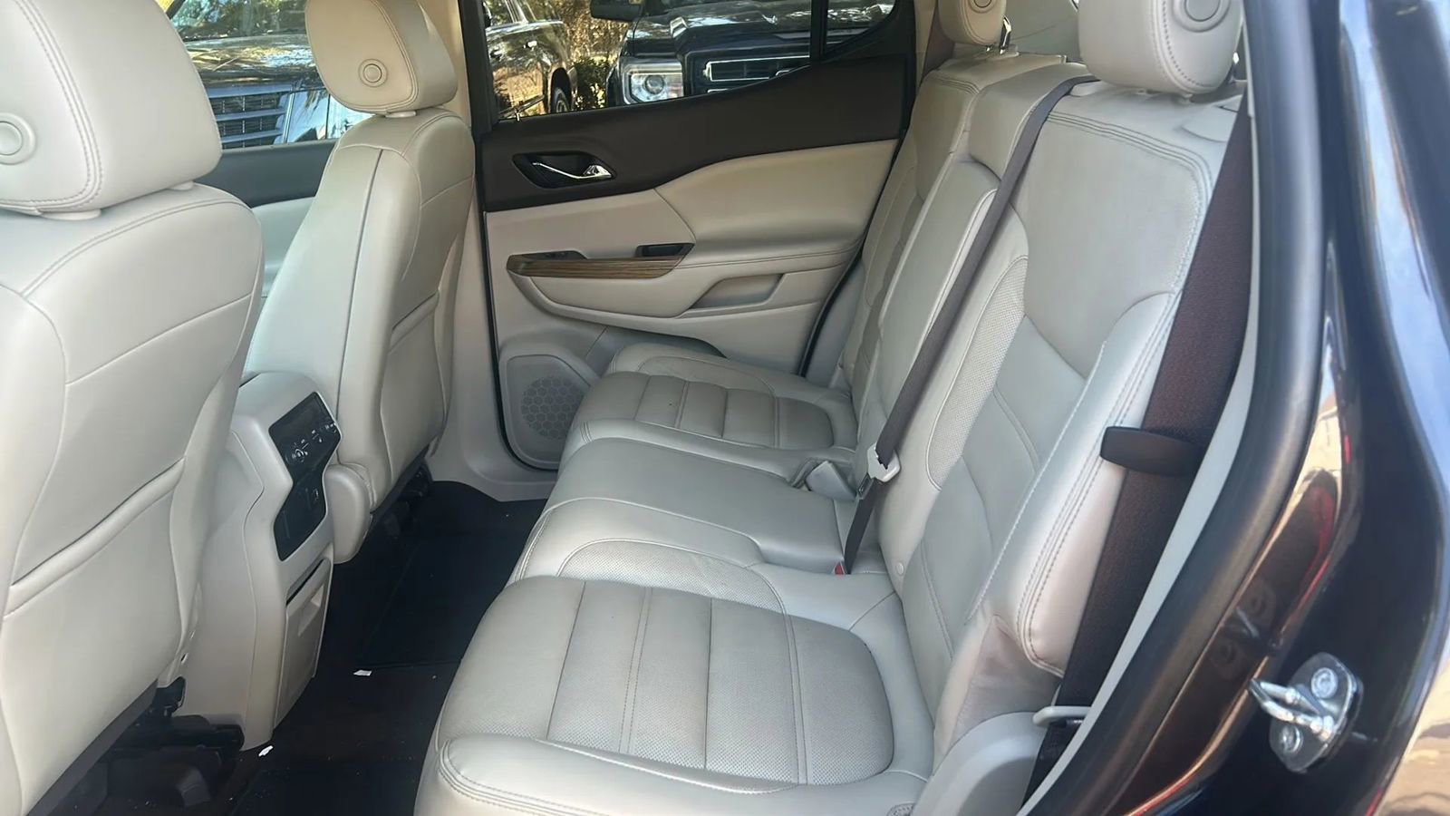 Used 2017 GMC Acadia Denali w/ Technology Package image 8