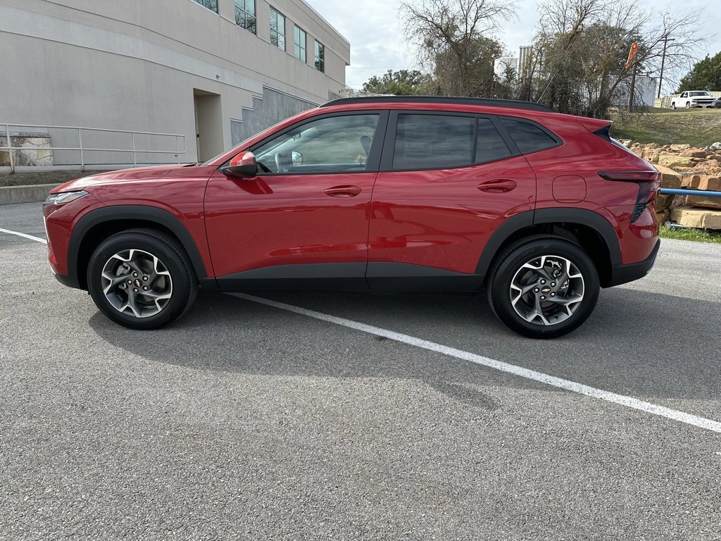 New 2026 Chevrolet Trax LT image 2