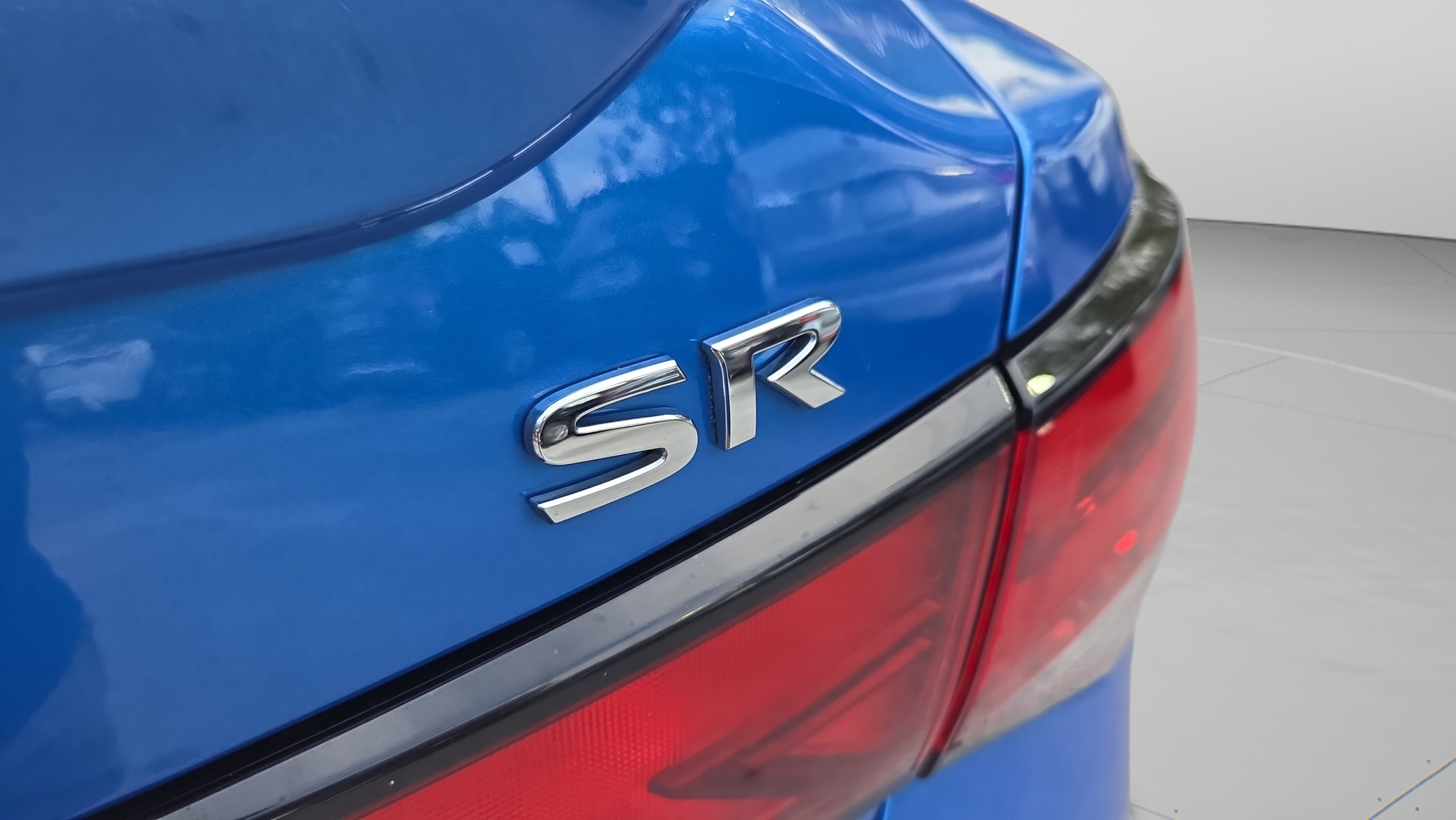 Used 2022 Nissan Sentra SR w/ Lighting Package FWD image 32