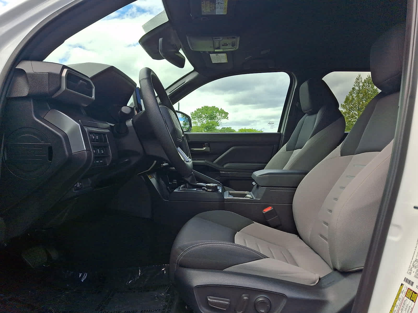 Certified 2024 Toyota Tacoma TRD Off-Road w/ TRD Off Road Upgrade Package AWD/4WD image 15