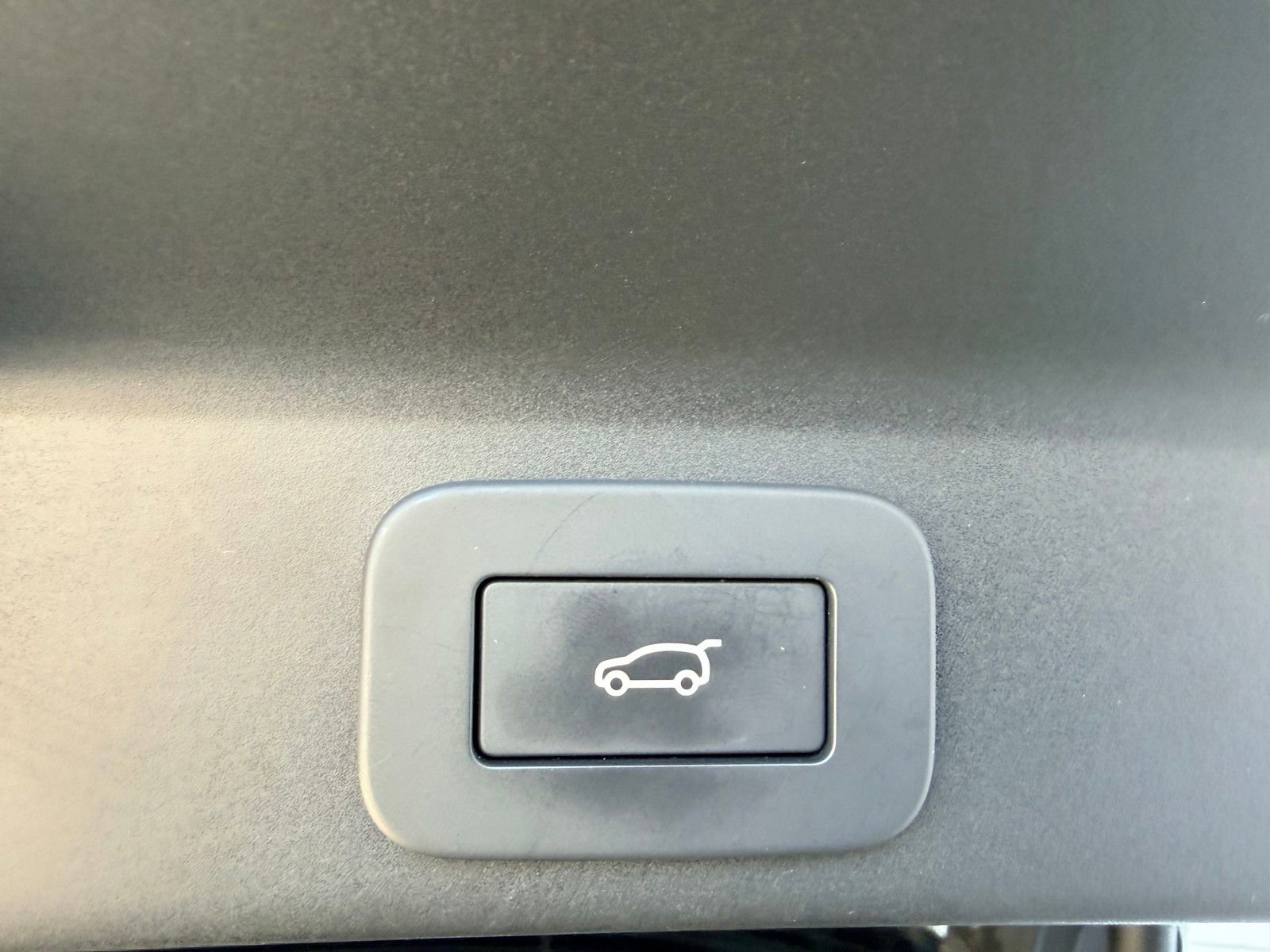 Used 2025 Jaguar F-PACE R-Dynamic S AWD/4WD image 24