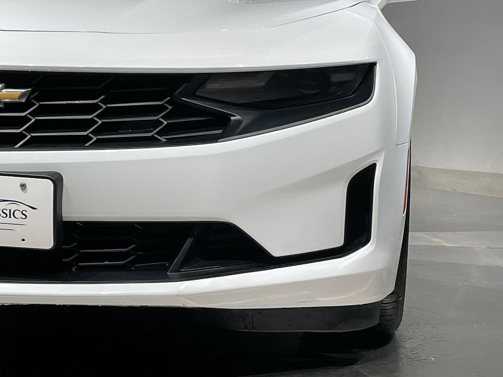 Used 2019 Chevrolet Camaro LT RWD image 4