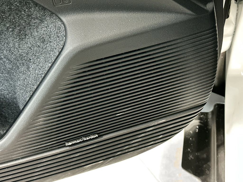 New 2026 Subaru Outback Touring XT image 24