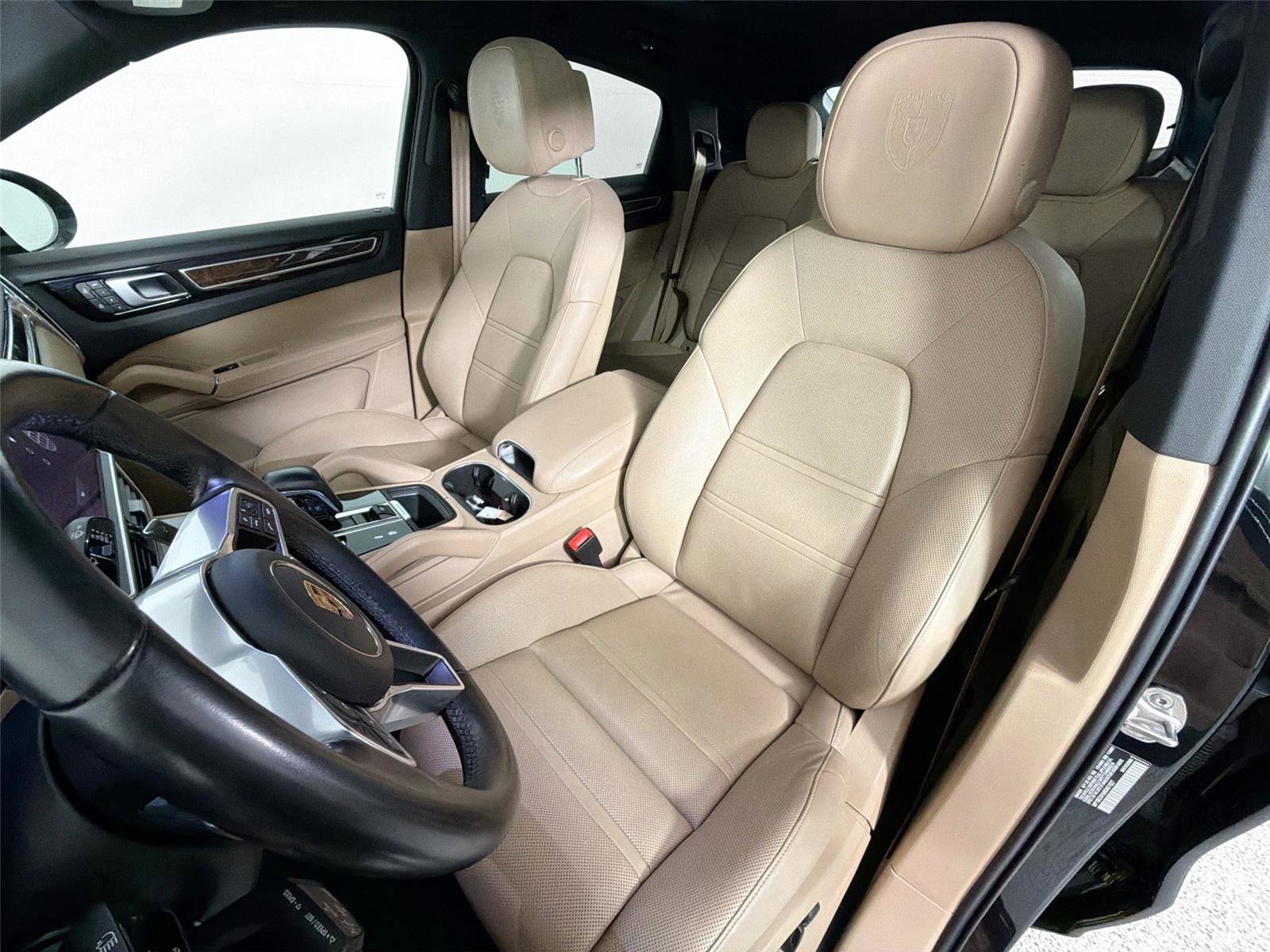 Certified 2022 Porsche Cayenne Platinum Edition AWD/4WD image 5
