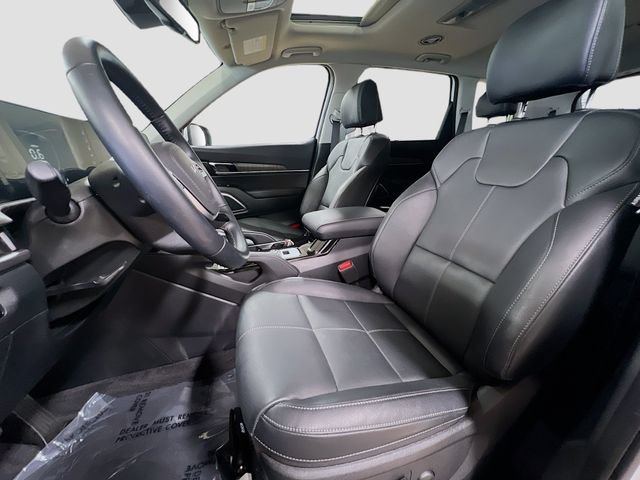 Certified 2025 Kia Telluride EX w/ EX Captain's Chair Package FWD image 22