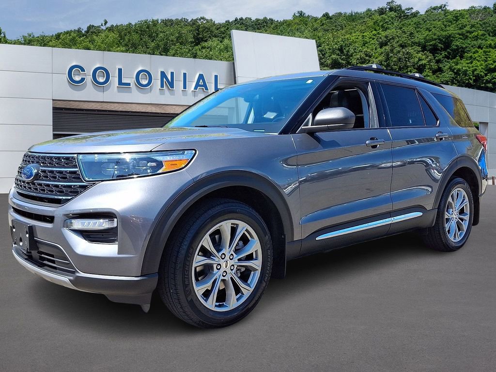 Certified 2023 Ford Explorer XLT w/ Equipment Group 202A AWD/4WD image 3