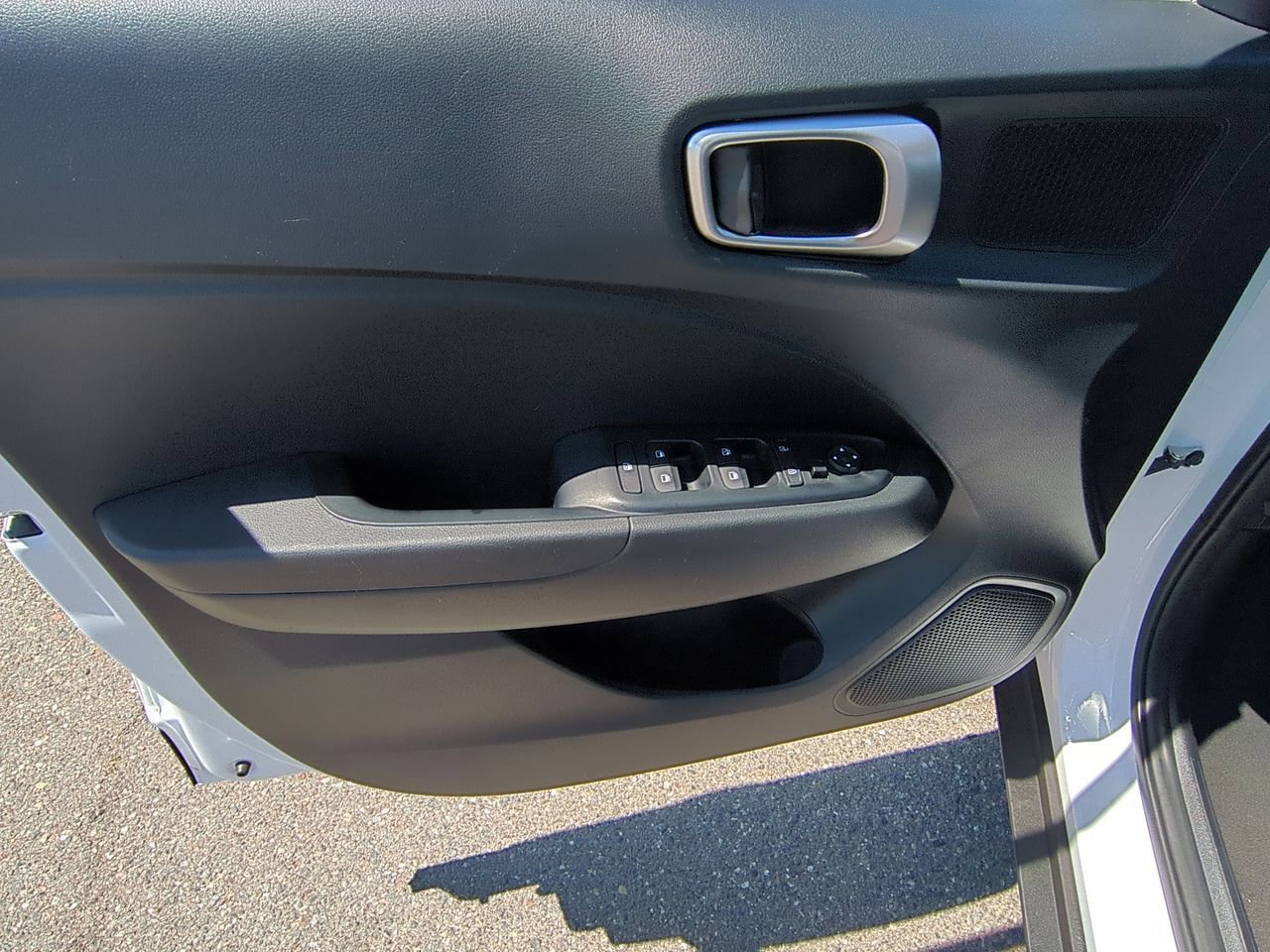 Used 2025 Hyundai Venue SEL FWD image 22