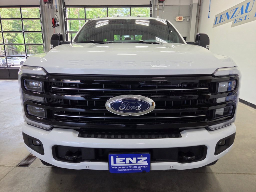 Used 2025 Ford F250 4x4 Crew Cab Super Duty image 3