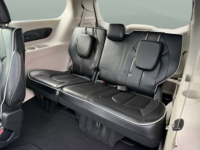 Used 2023 Chrysler Pacifica Limited FWD image 20