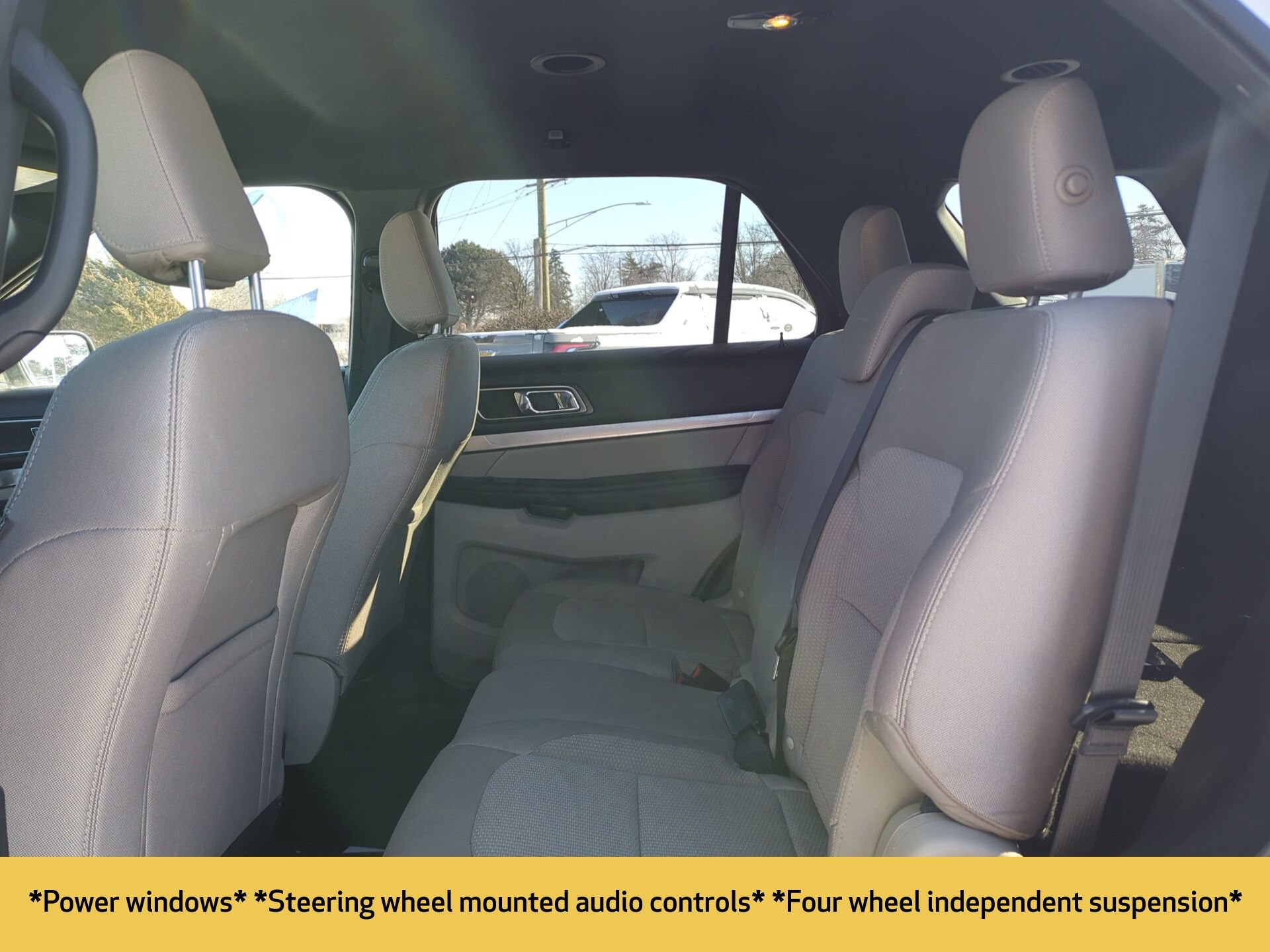 Used 2019 Ford Explorer XLT image 11
