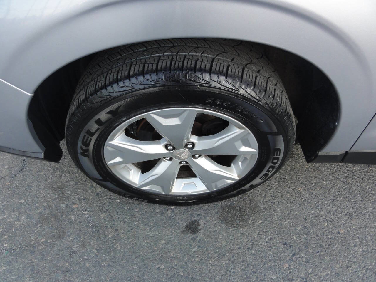 Used 2014 Subaru Forester 2.5i Premium w/ All-Weather Package image 8