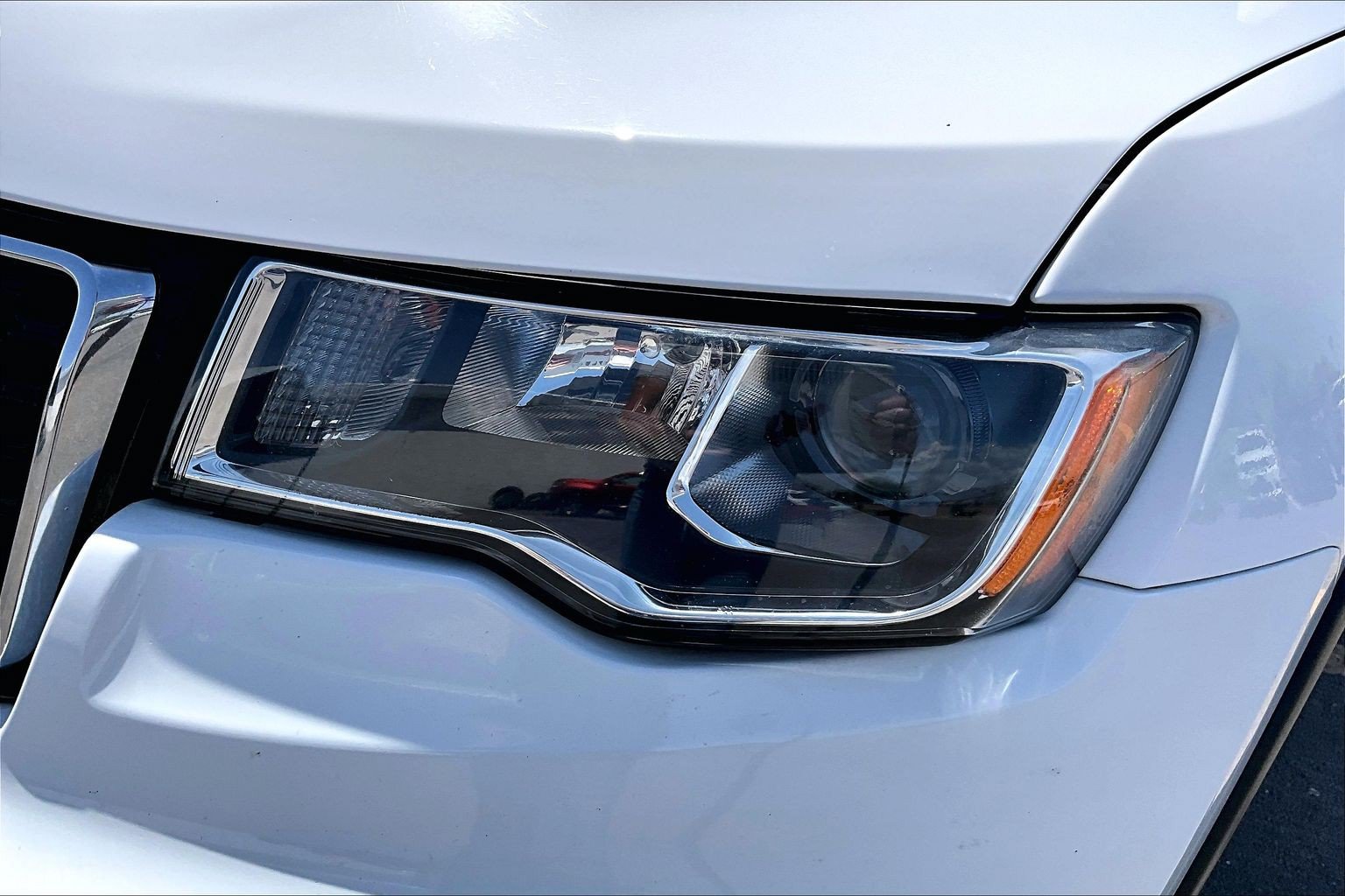 Used 2018 Jeep Grand Cherokee Laredo AWD/4WD image 29