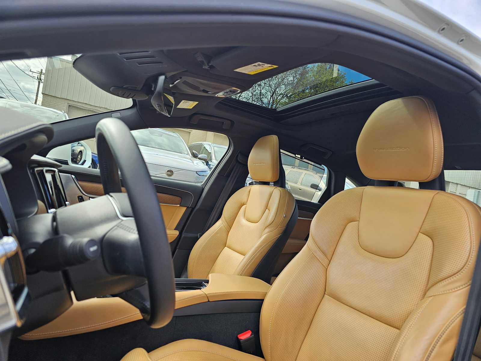 Used 2017 Volvo S90 T6 Inscription w/ Vision Package image 21