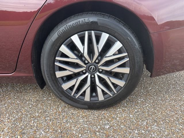 Used 2024 Nissan Altima 2.5 SV image 9