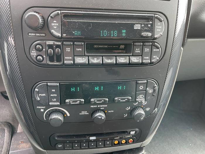 Used 2005 Dodge Grand Caravan SXT w/ Premium Group image 35