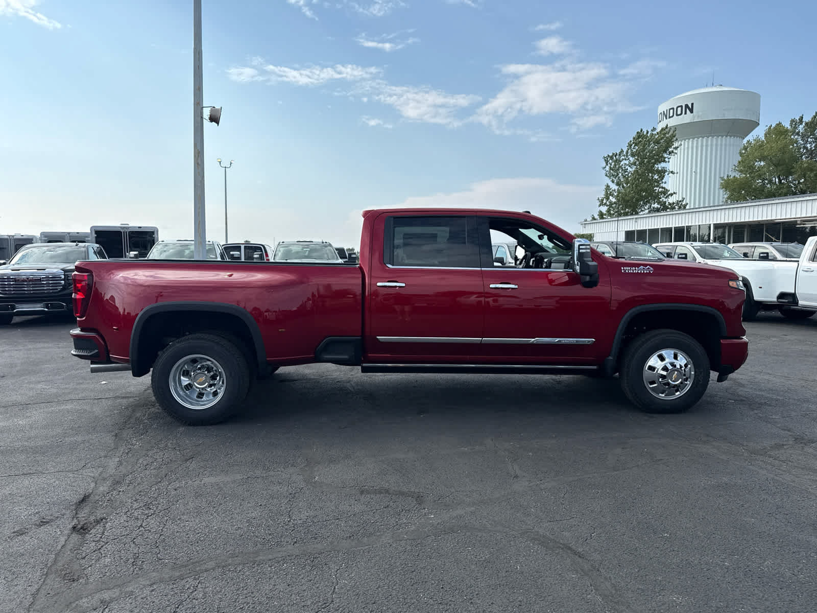 New 2026 Chevrolet Silverado 3500 High Country w/ High Country Premium Package AWD/4WD image 6